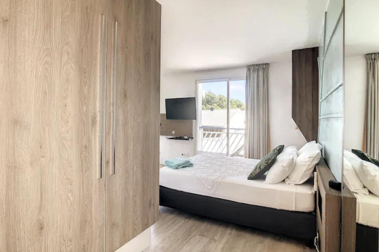 Archipel Guadeloupeen - Elegant Cocon D'Architecte 2 Etoiles Entre Grand Balcon, Piscine & Lagon Сен Франсоа Екстериор снимка