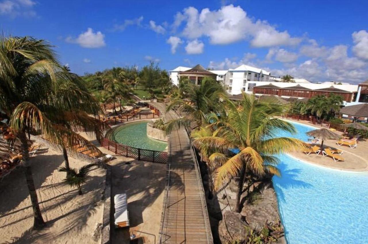 Archipel Guadeloupeen - Elegant Cocon D'Architecte 2 Etoiles Entre Grand Balcon, Piscine & Lagon Сен Франсоа Екстериор снимка