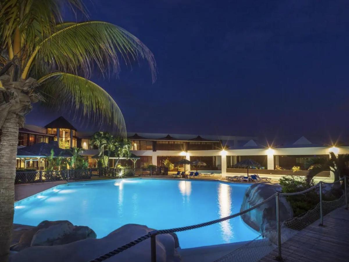 Archipel Guadeloupeen - Elegant Cocon D'Architecte 2 Etoiles Entre Grand Balcon, Piscine & Lagon Сен Франсоа Екстериор снимка